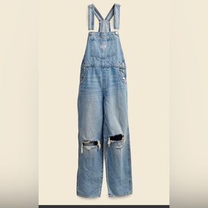New Levi’s overalls with tags